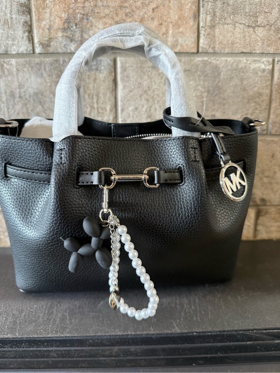 Michael Kors Handbags - Michael Kors Carson Black Leather Pebbled Small Tote with Charm